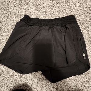 Lululemon Hotty Hot Short II 4” Black Size 4